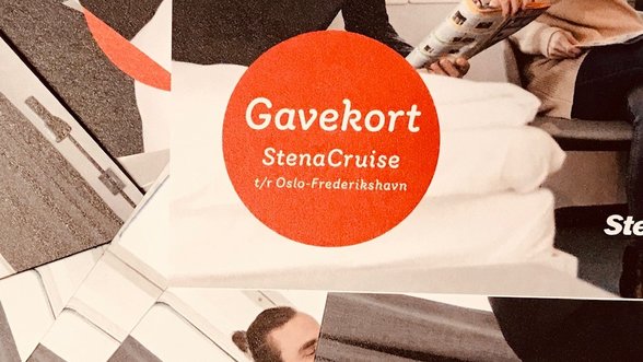 Bildet av gavekortene. Tekst: Gavekort StenaCruise t/r Oslo-Fredrikshavn