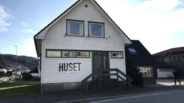 Møteplassen HUSET i sentrum av Lyngdal 